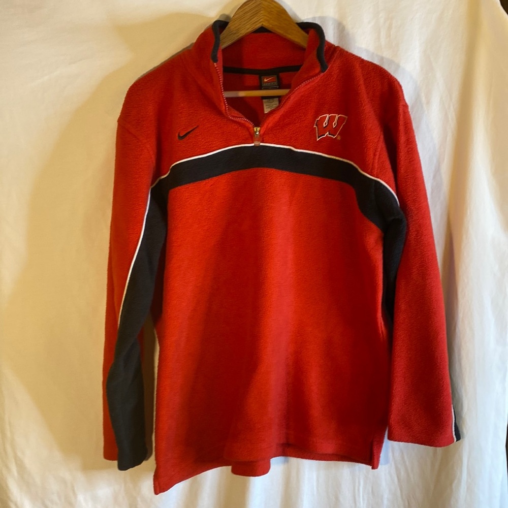 Nike L zip up Badgers top  16/18
